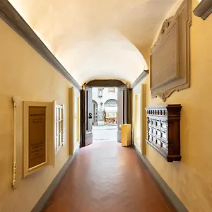  Apartment Tg - One Bedroom Luxury In The Fashion District Italy